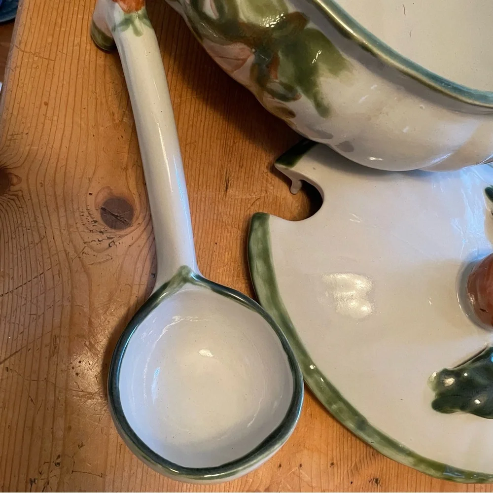Vintage Louisville‎ Stoneware Soup Tureen With Ladle John B Taylor “Harvest”